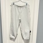 Lululemon Loungeful High Rise Cropped Jogger
Heathered Ultra Light Grey Size 14 Photo 2