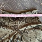Lululemon Athletica Women's Green Snake/Camo Leggings Size 4 Photo 3