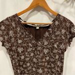 Carolyn Taylor Y2K chocolate brown scalloped trim crinkle lightweight cottagecore top v-neck Photo 2