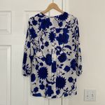 C&E  winter floral tunic blouse with quarter length sleeves. Photo 10
