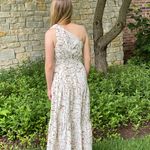 Entro   One-Shoulder Cream Floral Midi Dress Photo 2
