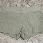 Athleta  Trekkie North Short Khaki Size 18 Photo 1