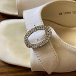 Touch Ups Ivory  Wedding Shoes 6M Buckle And Rhinestones. Photo 4