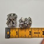 Vintage emerald shape rhinestone silver tone metal clip on earrings Photo 4