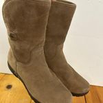 G.H. Bass &Co. GH Bass Women’s Suede Boots SZ 8.5 M Booties Soft Beige Knitted Inside Winter Photo 0