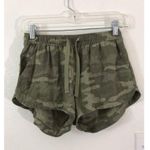 SO  low rise soft camouflage shortie Photo 1