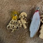 Vintage Lot of 4 SINGLE Christmas Earrings ~ Crafts Or For a Miniature Tree Photo 2