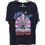 Elton John T Photo 0
