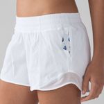 Lululemon  White / Barely Beige Hotty Hot Short II (Long 4") Photo 3