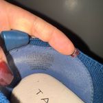 Tahari  women’s blue flats size 8.5 Photo 6