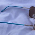 Steve Madden  aviator sunglasses Photo 1