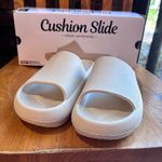 32 Degrees Heat 32 Degrees cool womens lightweight cushioned sole slip on slides sandals green S Photo 0