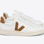 VEJA  V-12 Sneakers Photo 0