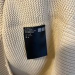 Uniqlo Beige 3D Knit Crew Neck Sweater (S) Photo 6