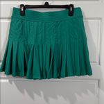 Vineyard Vines  pleated performance green skort medium Photo 2