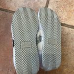 Volatile kicks sneaker with a silver detail size 7 Photo 4