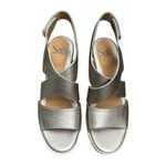 Sofft Size 8 US Metallic Grey Gold Leather Comfort Wedge Sandal Shoes SF0081308 Photo 1