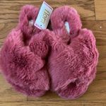 Flora Nikrooz NWT Flora Ladies Criss-Crosd Fluffy Slide Slippers Photo 0