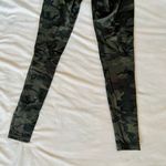 Strut this Camo Leggings Photo 8