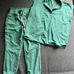 FIGS  Scrubs Set Photo 0