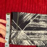 Lululemon  22” Leggings in Pristine condition! Size 4 Photo 3