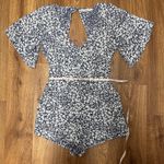 Abercrombie & Fitch Women Gray V Neck Floral Open Back Romper Size Small Pockets Photo 5