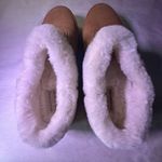 Skechers  Women's Tan Slippers with White Fur Photo 9