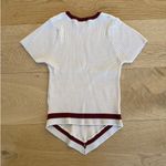 Windsor  - V Hem Short Sleeve Crew Neck Rib Knit Top in Beige & Red Photo 2