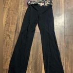 Black PINK Yoga Pants fold over tropical print Victoria’s Secret M spring casual Size M Photo 2