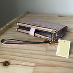 Michael Kors Wallet Photo 2