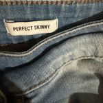 William Rast  Perfect Skinny‎ cut/distressed hem size 31 Photo 3