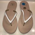 REEF  Women’s Beach Resortwear Vacation White Silver Glitter Thong Sandals Photo 0