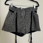L'Agence  Paperbag Tweed Shorts Houndstooth Tassels Belt Black White Pleated Photo 1