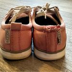 Keen  Elsa Pink Canvas Sneakers Women’s Size 8.5 Flawed Coastal Comfort Photo 2
