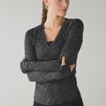 Lululemon  Interval Long Sleeve Black Grey Ruched V-Neck Long Sleeve Shirt Size 4 Photo 2