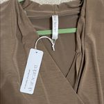 Dear Scarlett Brown V Photo 1