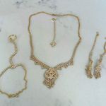 5 pieces gold tone Bollywood jewellery set in excellent condition Photo 2