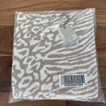 Barefoot Dreams  CozyChic Ultra‎ Lite Breeze Poncho Womens OS Rose Animal Photo 6