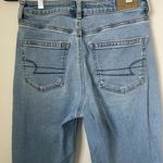 American Eagle  Jeans Women’s 2 Mom High Rise Tapered Light Wash Cotton M… Photo 5