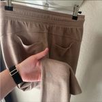 Alo Yoga  joggers Photo 4