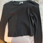 H&M Basic Long Sleeve Crop Top Photo 0