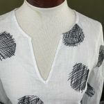 carole little  long sleeved black and white patterned linen top Size small Photo 4