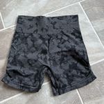 Gym shark camo biker shorts  Photo 3
