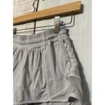 Lululemon Hotty Hot Shorts II 2" Inseam Lined Swift Size 4 White/Beige W7AHOR White Photo 3