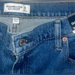 Abercrombie & Fitch Curve Love Ultra High Rise 90s Straight Jean 33 short NWT Photo 4