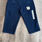 IZOD  Secret Slimming Cropped Jeans Size 18
Dark Wash Photo 4