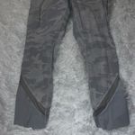 Lululemon  Wunder Under with Scallop Trim and Mesh White Camouflage size 12 Photo 2