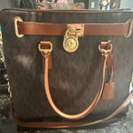 Michael Kors NWT MK Large Hamilton purse with matching wallet Photo 6