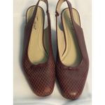 Trotters Lucy Womens Burgundy Narrow Slingback Flats Shoes 8N Bin2 Red Size 8 Photo 1