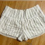 BCBG OFF WHITE LACE SHORTS women sz 4 Photo 1